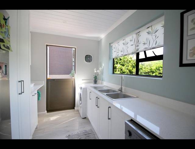 3 BEDROOM HOUSE FOR SALE IN DWARSWEGSTRAND